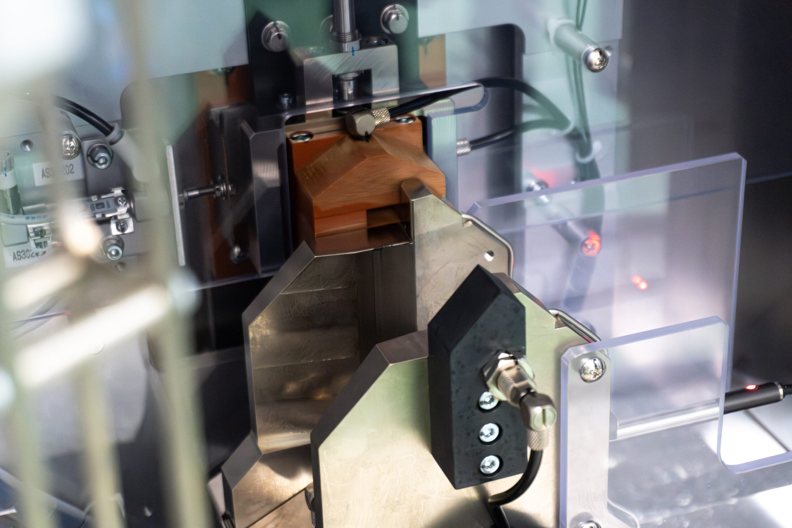 Automatic Sample Dimension Measurement