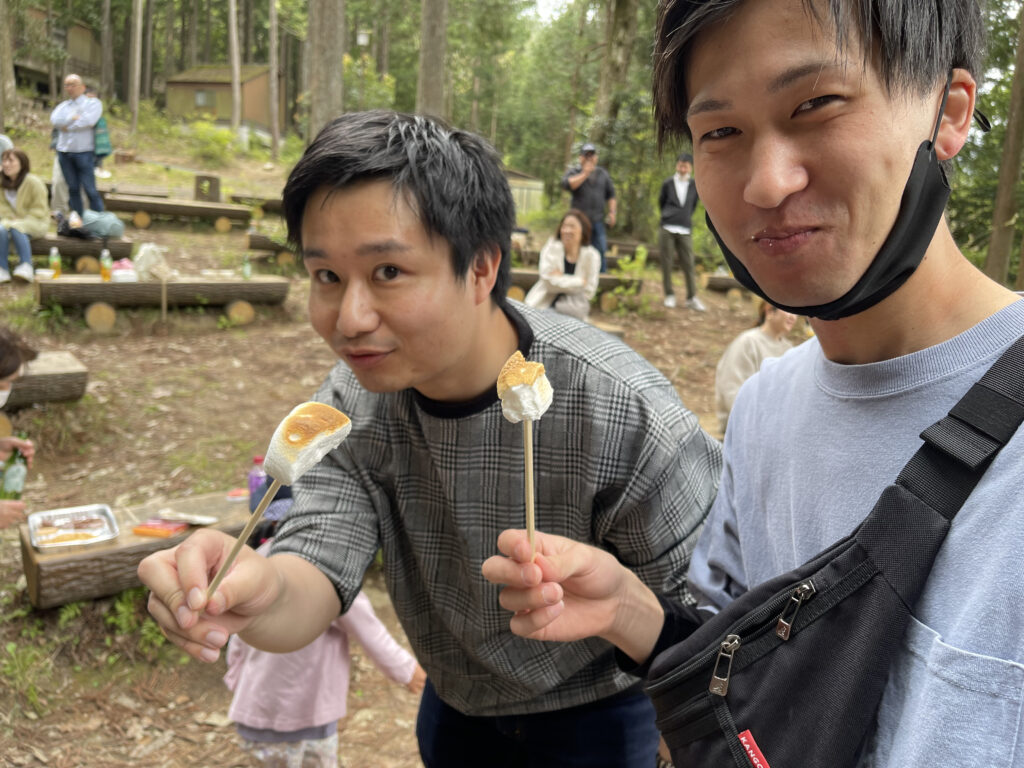 BBQを満喫の社員