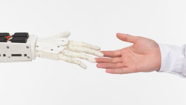 ロボティクスで人手不足を解消！ものづくりの発展に欠かせないロボットを紹介