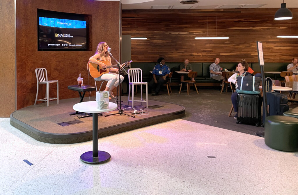 ナッシュビル空港での即興コンサート