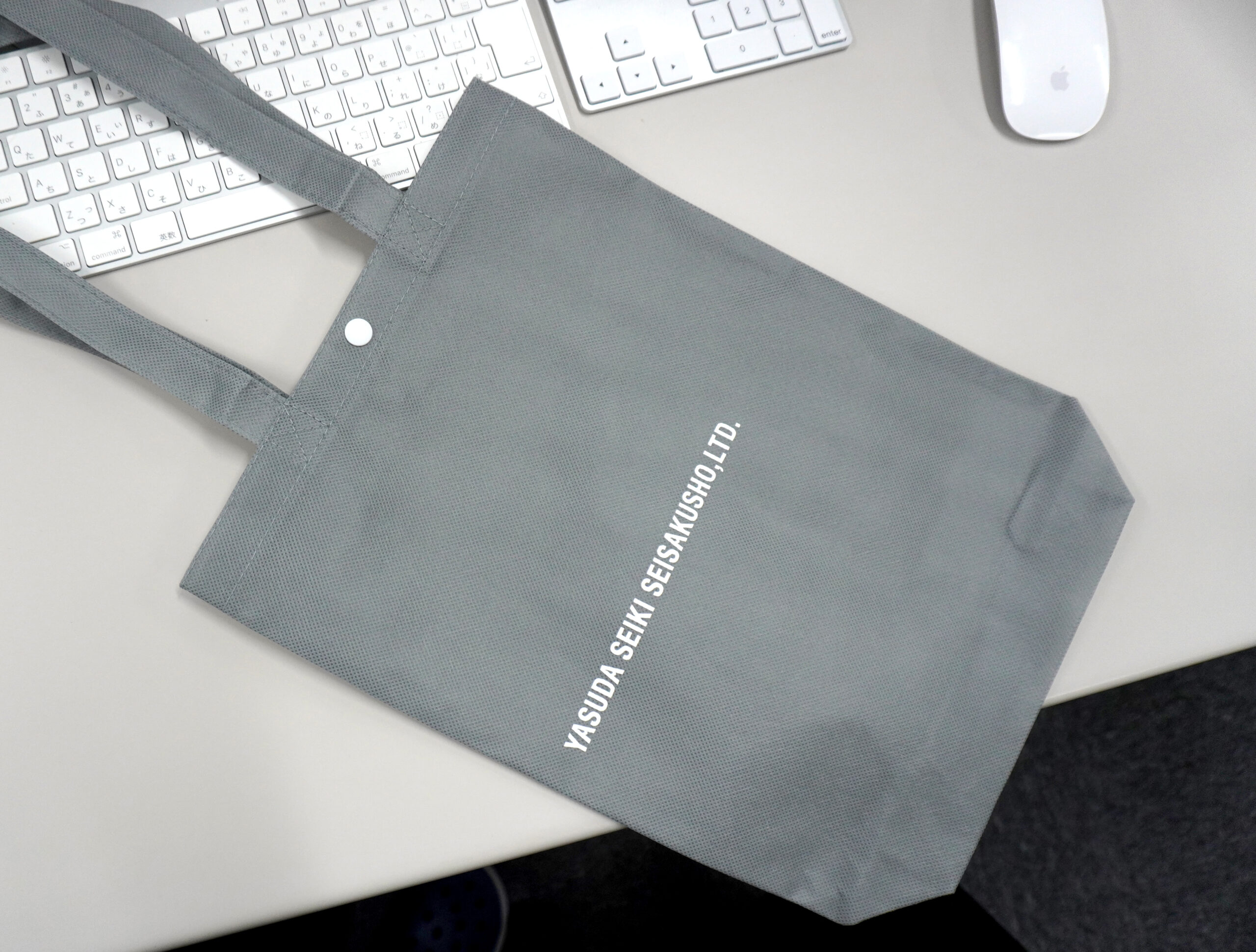 会社の手提げ袋をリニューアル！営業資料などを入れるオリジナルの会社袋をご紹介