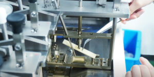 試験機の校正試験